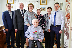 Ветеранов Великой Отечественной войны поздравили с наступающим праздником