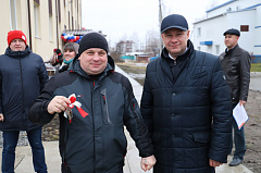 Ключи от новых квартир в Демьянке вручили переселенцам из аварийного жилья