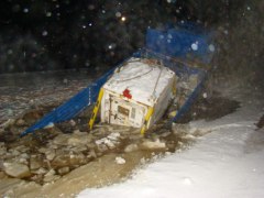 В Уватском районе КамАЗ частично провалился под лед