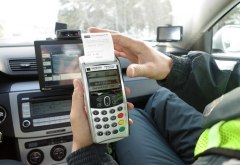 Штрафы ГИБДД теперь можно оплатить через мобильные терминалы
