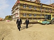 Автостоянку и переход начинают строить около новой школы в правобережном Увате