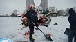 Волонтеры из Ивановки провели рейд по уборке снега, оказали помощь ветеранам, а также расчистили территорию памятника погибшим в годы Великой Отечественной войны.