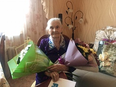95-летний юбилей отмечает жительница Увата Нина Шахматова
